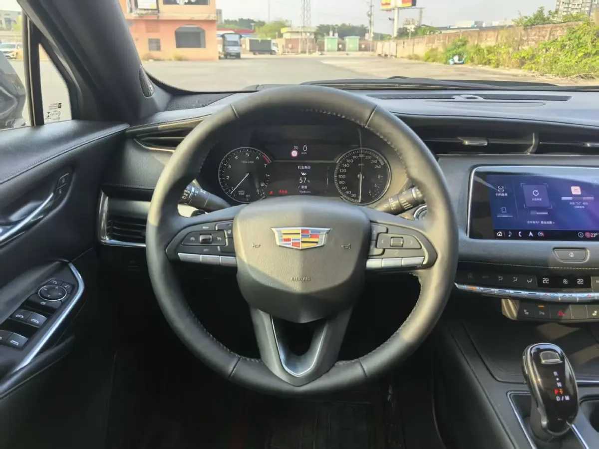 2018 Cadillac XT4 2.0T 241HP L4 9AT,autocango,china used car exporter,china ev exporter,chinese used car exporter,chinese used ev exporter
