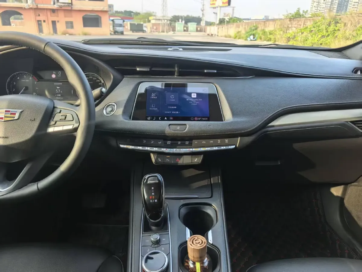 2018 Cadillac XT4 2.0T 241HP L4 9AT,autocango,china used car exporter,china ev exporter,chinese used car exporter,chinese used ev exporter