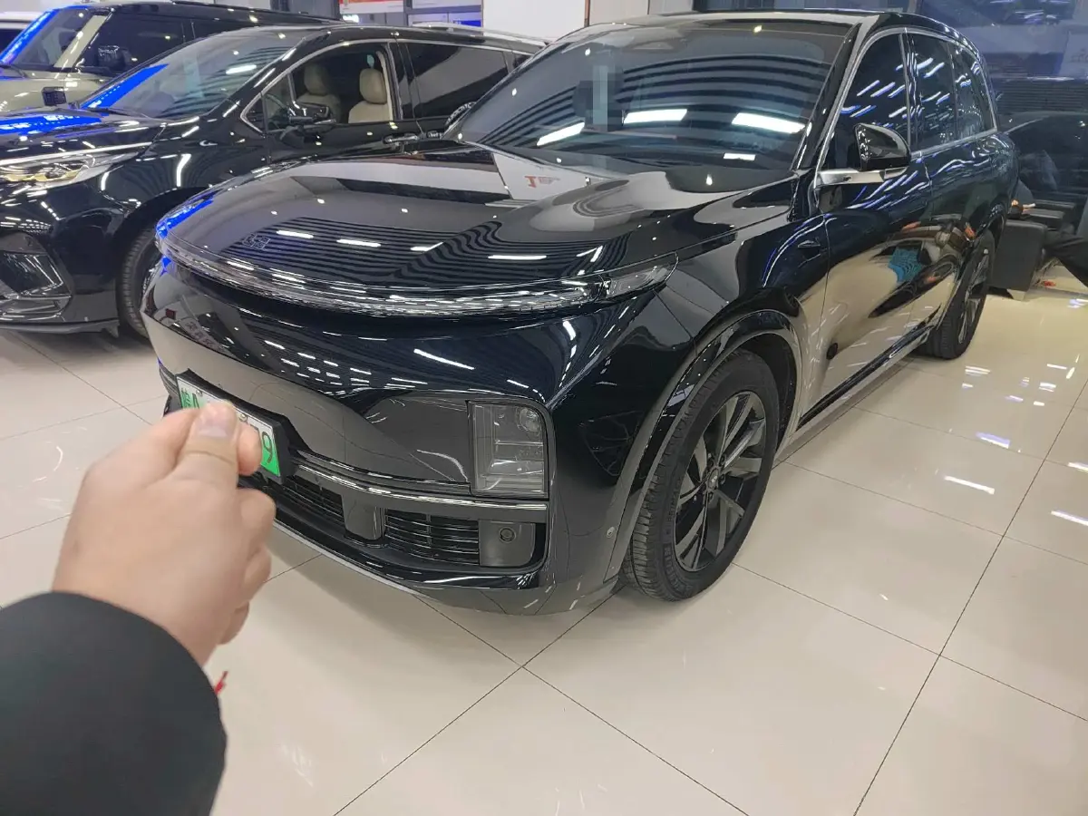 2024 Volvo S60 2.0T 197HP L4 7DCT