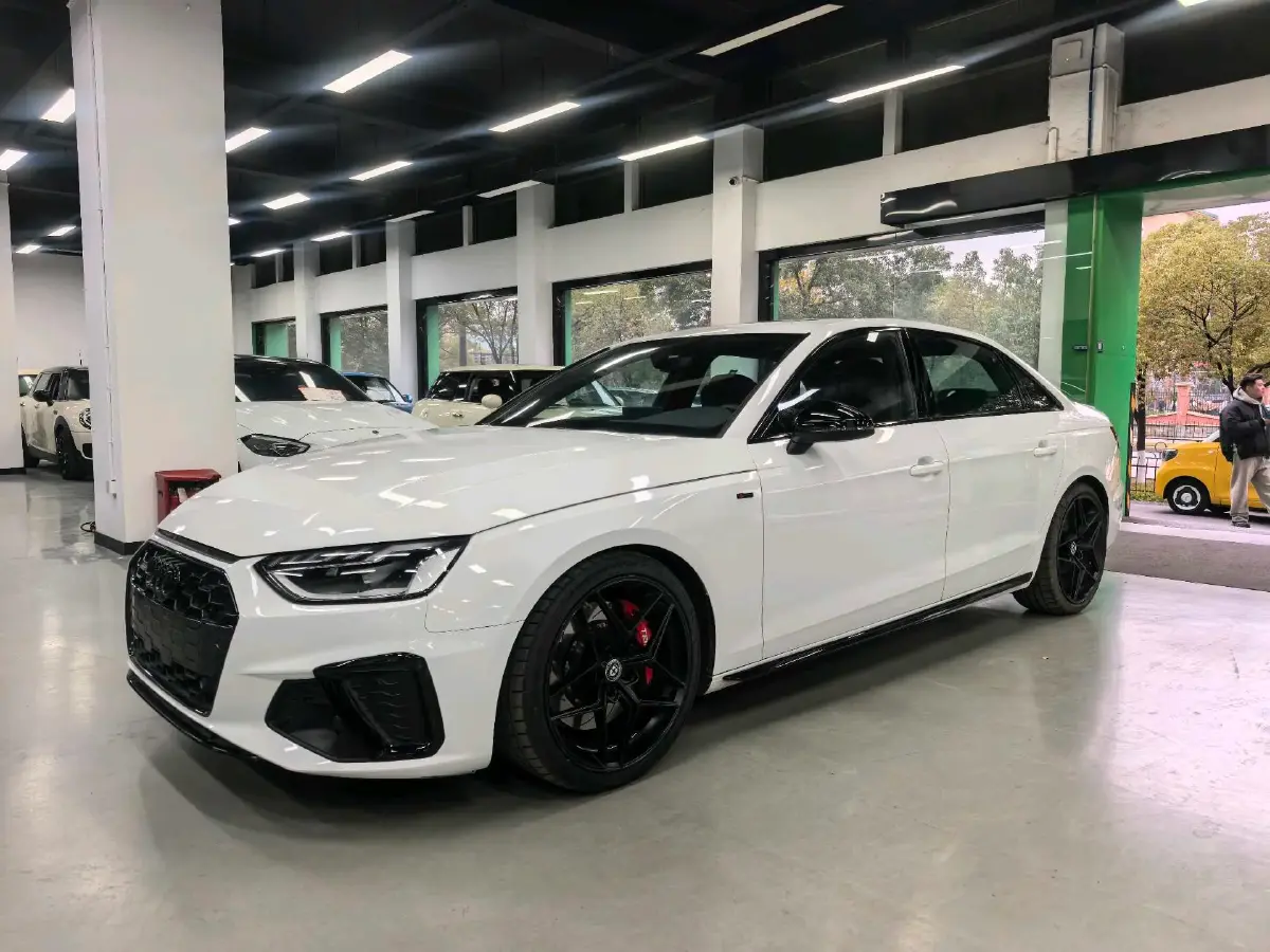 2024 Audi A4L 2.0T 190HP L4 7DCT