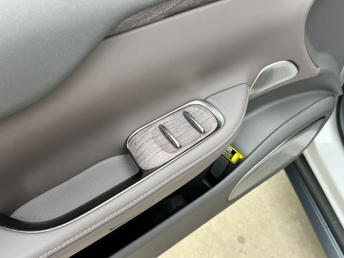 2024 Mercedes-Benz EQE SUV BEV 96.1KWH,autocango,china used car exporter,china ev exporter,chinese used car exporter,chinese used ev exporter