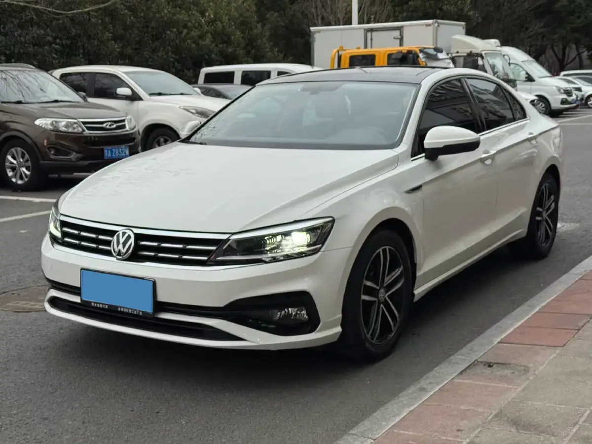 2019 Volkswagen Passat 1.4T 150HP L4 7DCT