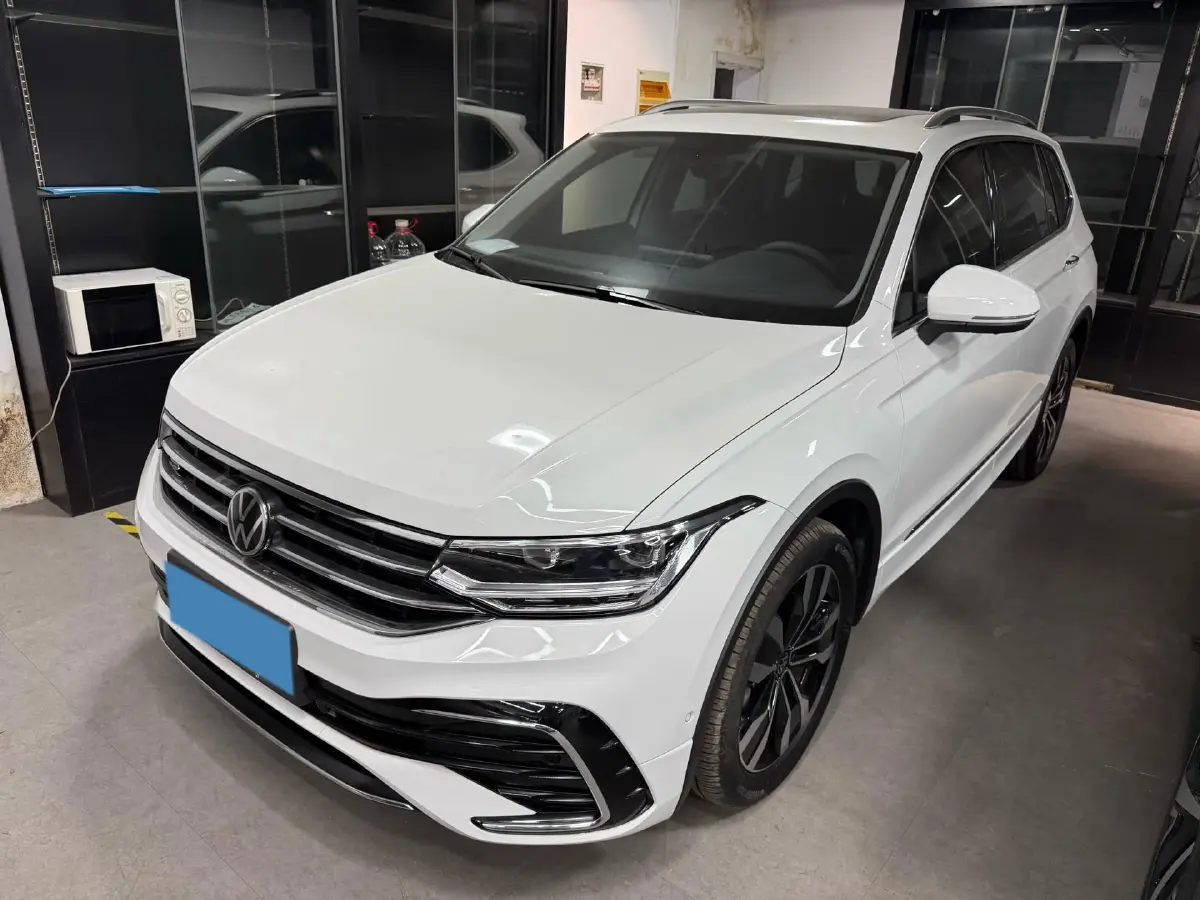 2024 Volkswagen Tiguan L 2.0T 186HP L4 7DCT