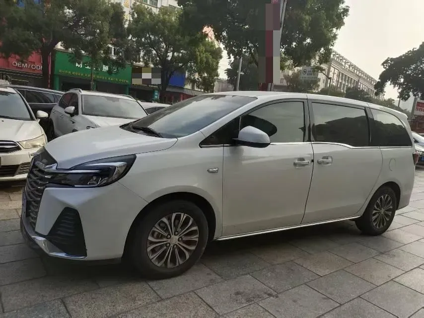 2023 Buick GL8 2.0T 237HP L4 9AT,autocango,china used car exporter,china ev exporter,chinese used car exporter,chinese used ev exporter