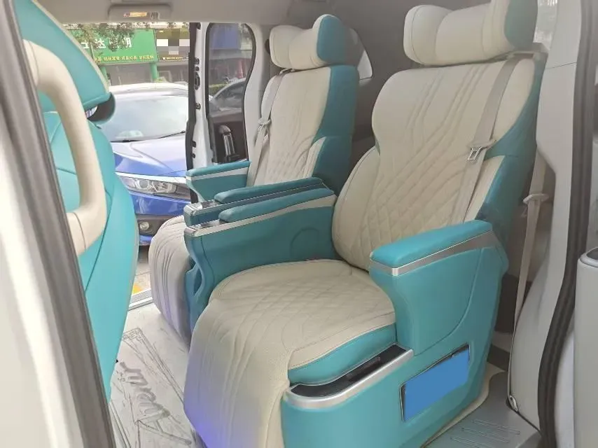 2023 Buick GL8 2.0T 237HP L4 9AT,autocango,china used car exporter,china ev exporter,chinese used car exporter,chinese used ev exporter