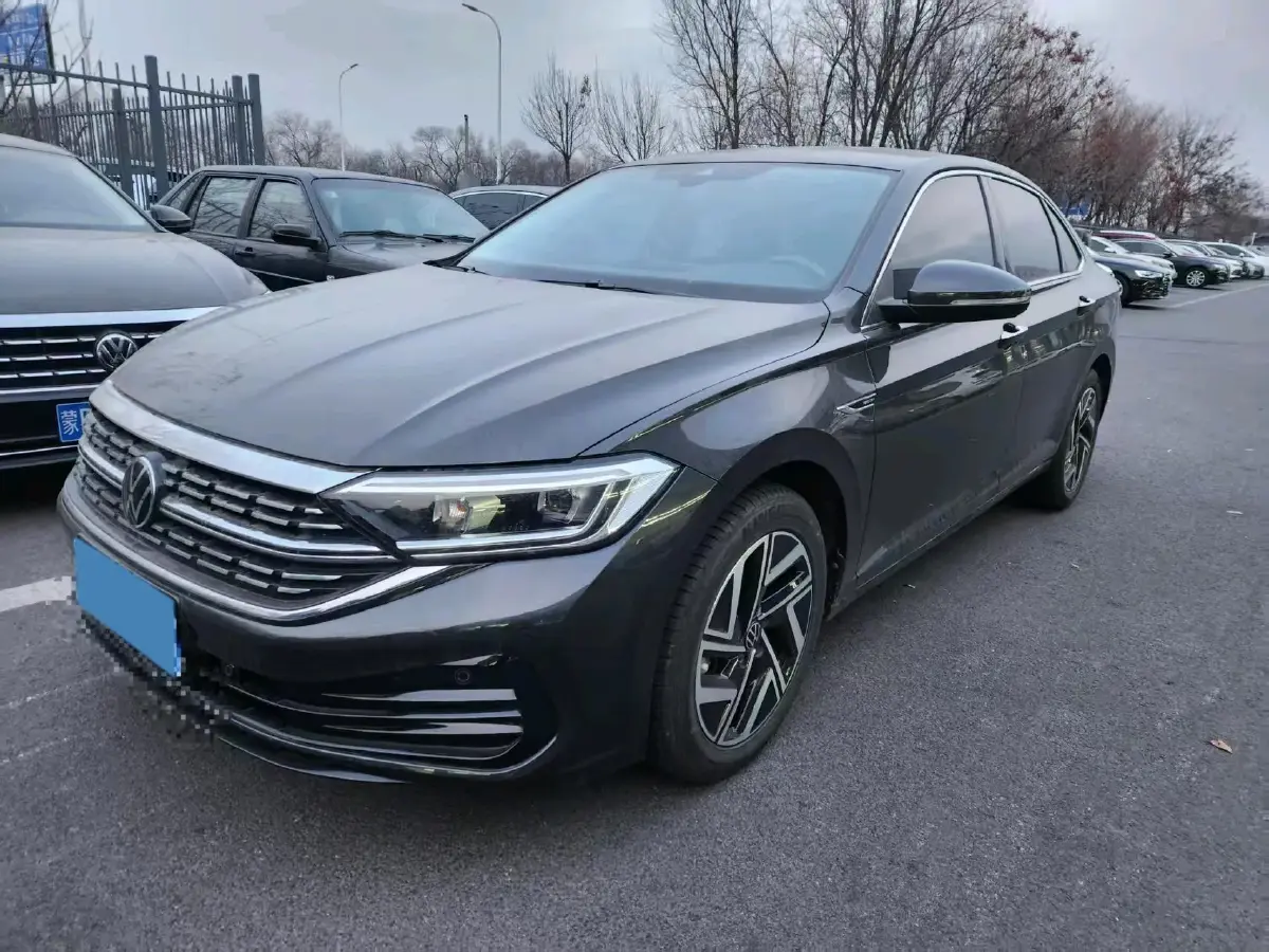 2023 Volkswagen Sagitar 1.2T 116HP L4 7DCT