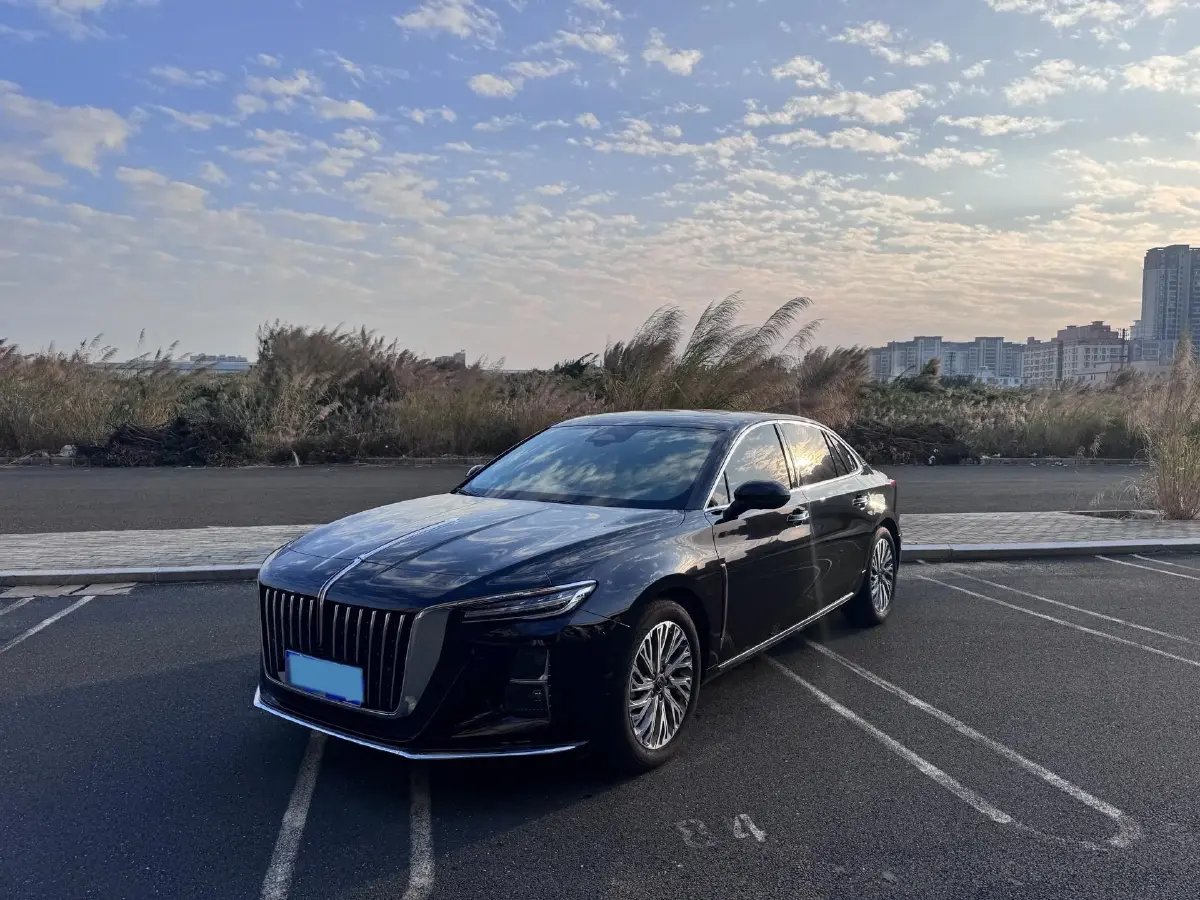 2023 HongQi H5 2.0T 224HP L4 8AT
