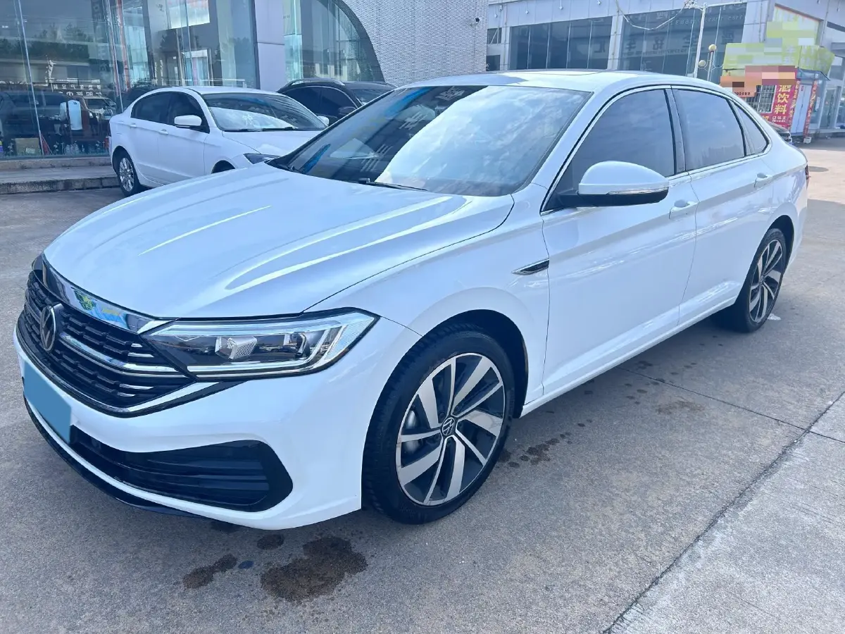 2025 Volkswagen Sagitar 1.5T 160HP L4 7DCT