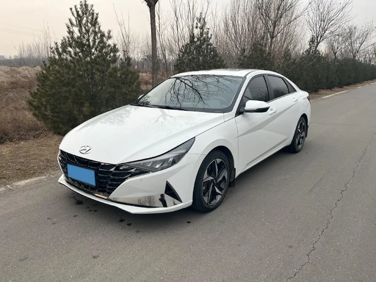 2023 Hyundai Elantra 1.5L 115HP L4 CVT