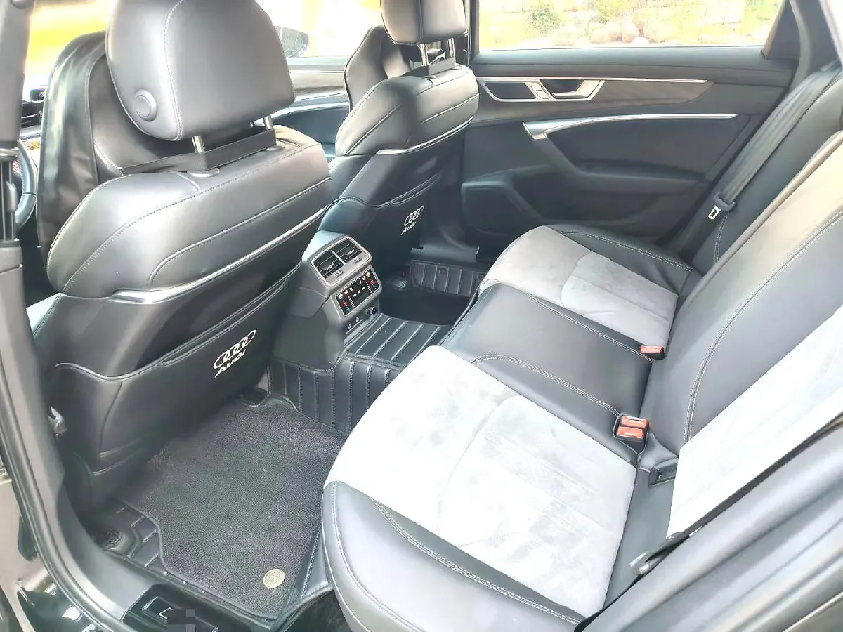 2026 Audi A6L 2.0T 245HP L4 7DCT,autocango,china used car exporter,china ev exporter,chinese used car exporter,chinese used ev exporter