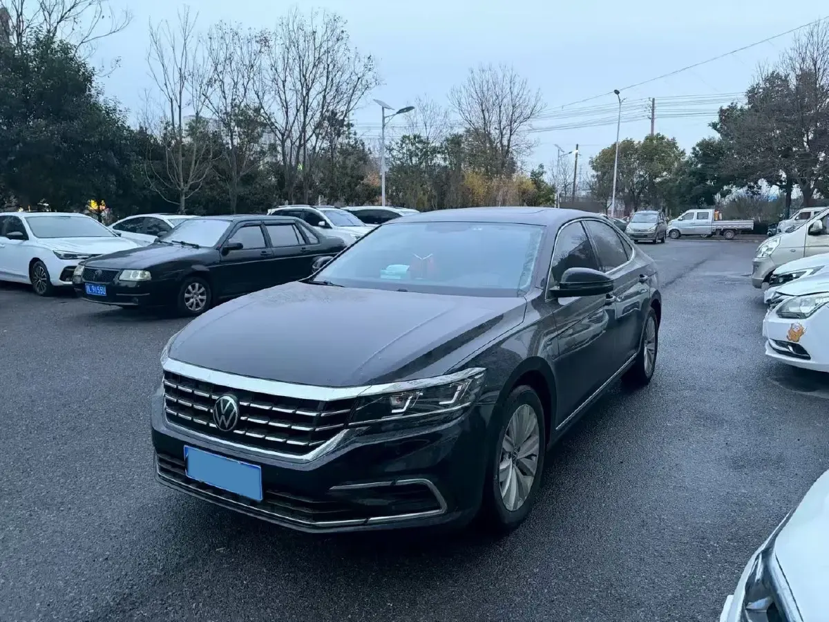 2021 Volkswagen Passat 2.0T 186HP L4 7DCT