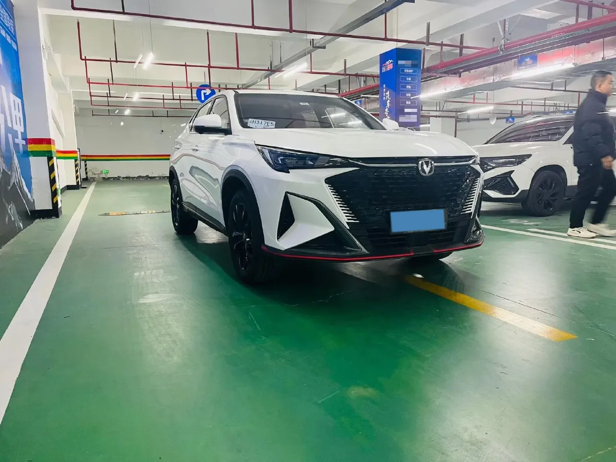 2024 ChangAn X5 PLUS 1.5T 188HP L4 7DCT,autocango,china used car exporter,china ev exporter,chinese used car exporter,chinese used ev exporter