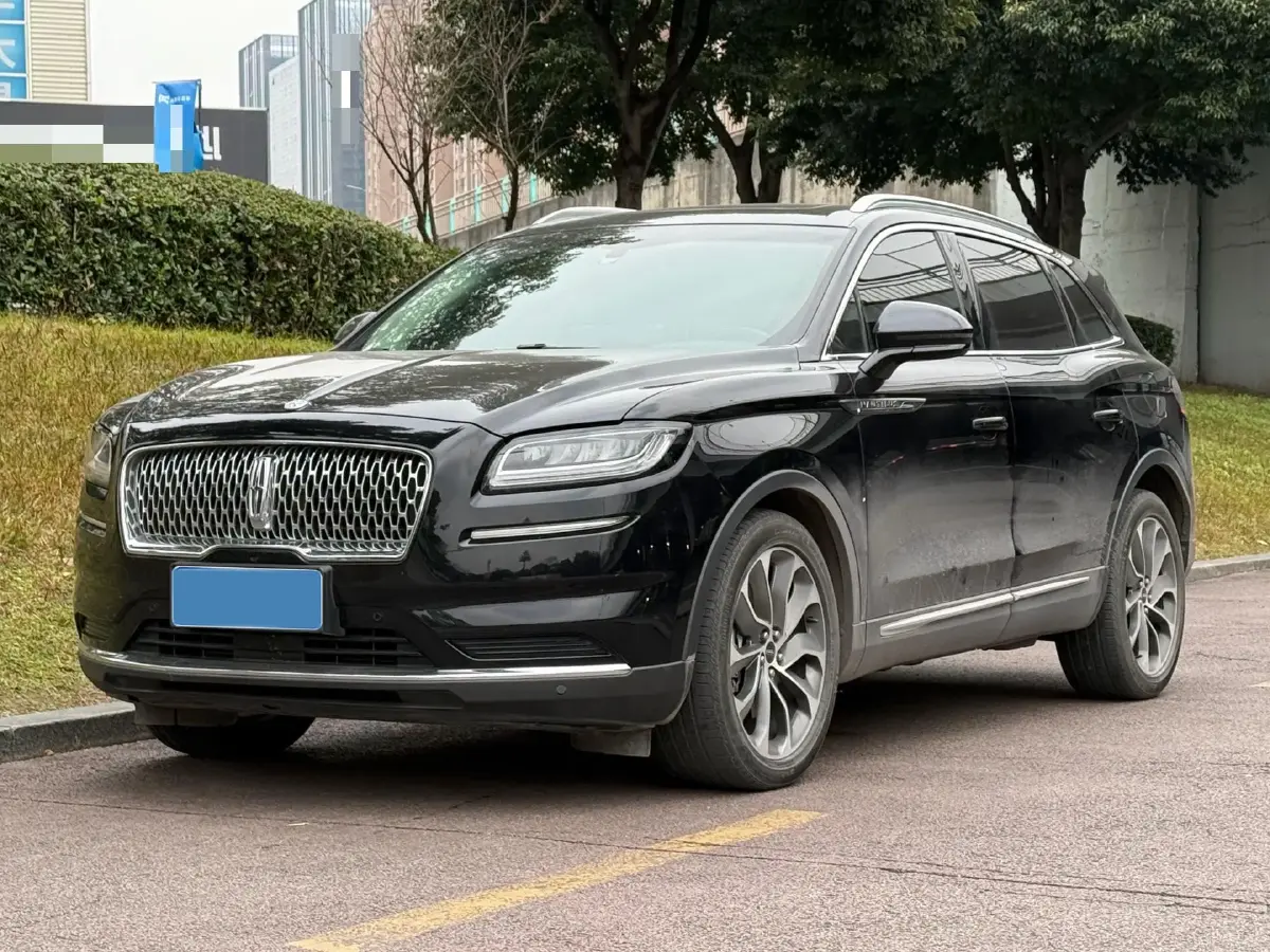 2021 Lincoln Nautilus 2.0T 245HP L4 8AT