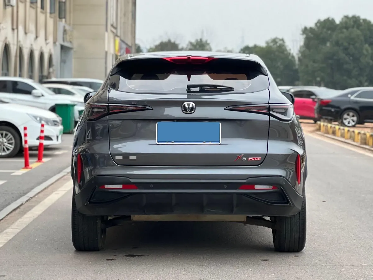 2024 ChangAn X5 PLUS 1.5T 188HP L4 7DCT,autocango,china used car exporter,china ev exporter,chinese used car exporter,chinese used ev exporter