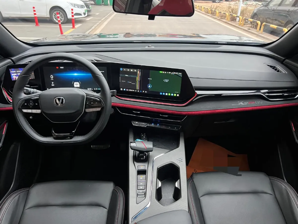 2024 ChangAn X5 PLUS 1.5T 188HP L4 7DCT,autocango,china used car exporter,china ev exporter,chinese used car exporter,chinese used ev exporter