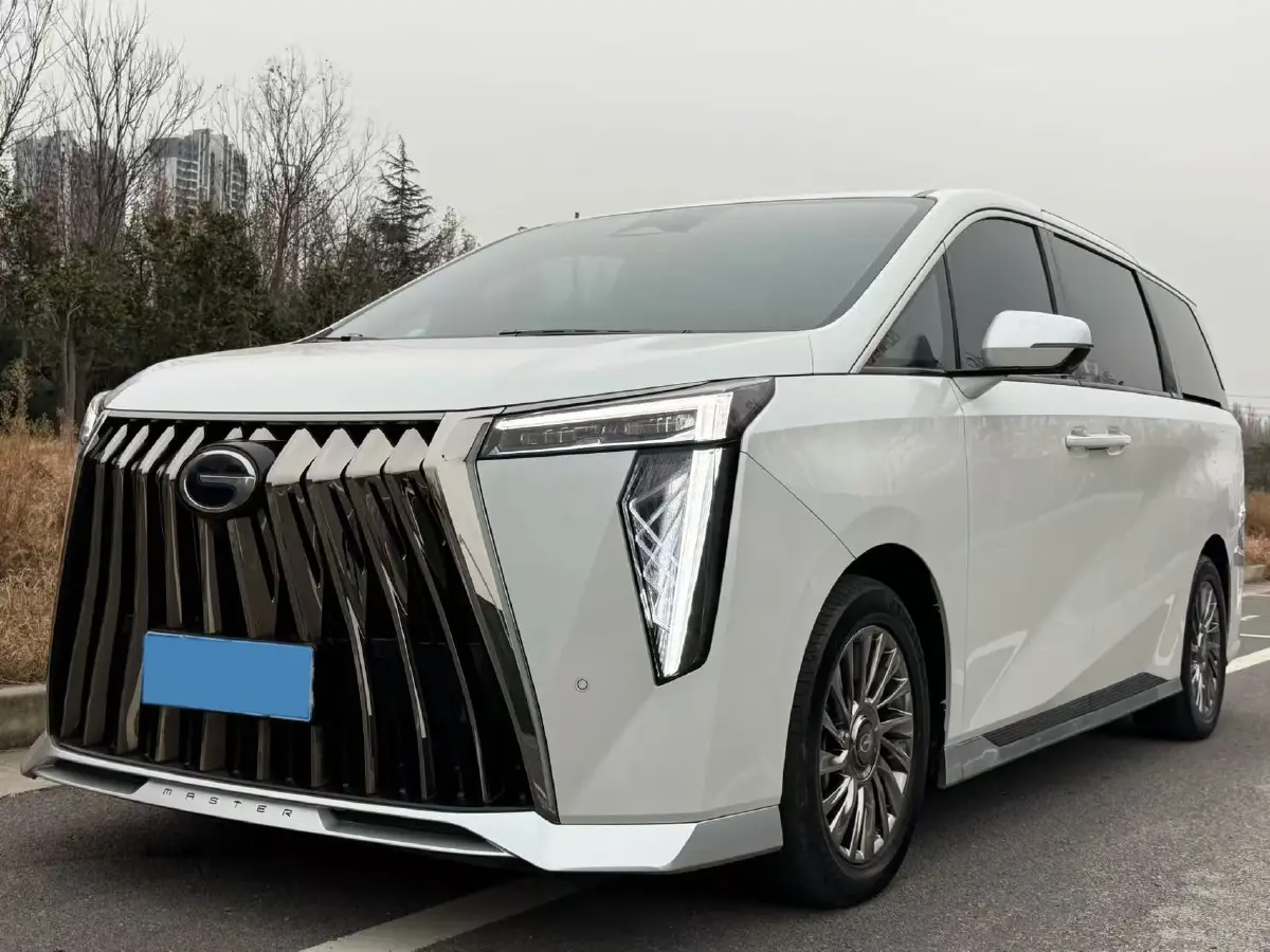 2023 GAC Trumpchi M8 2.0T 190HP L4 E-CVT Hybrid