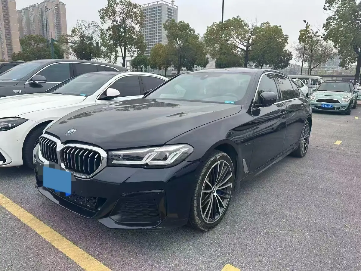 2023 BMW 5 Series 2.0T 245HP L4 8AT