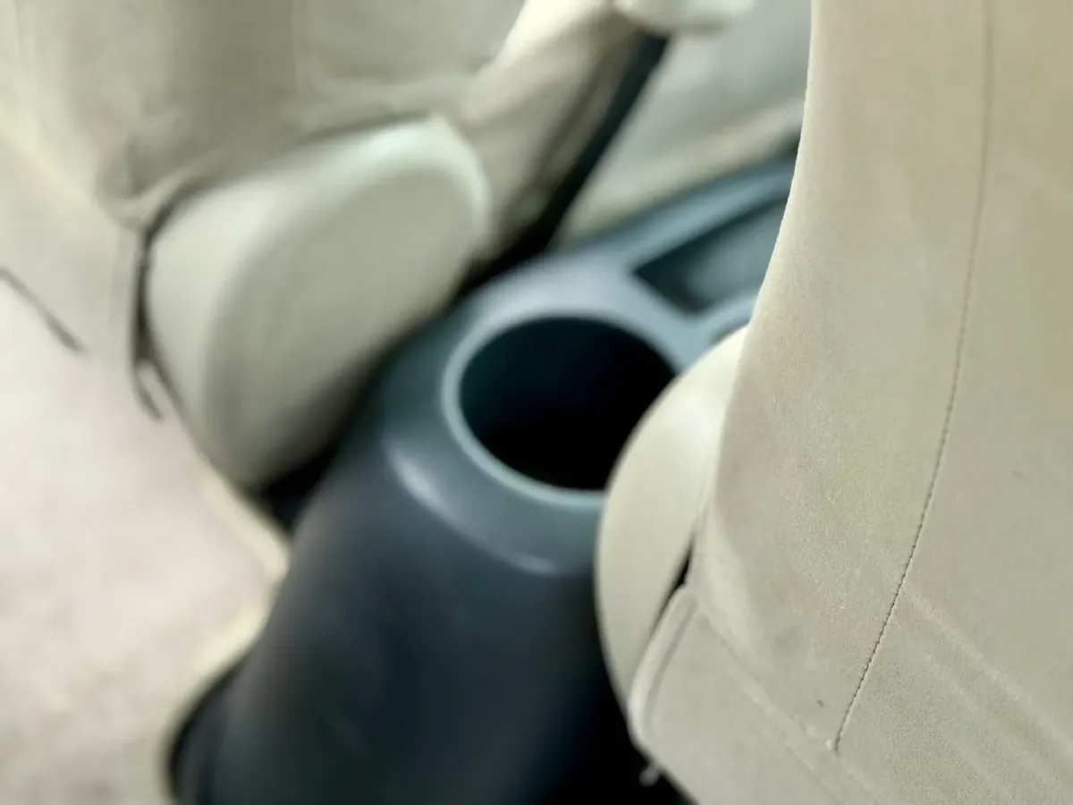 2011 Toyota Yaris 1.6L 118HP L4 4AT,autocango,china used car exporter,china ev exporter,chinese used car exporter,chinese used ev exporter