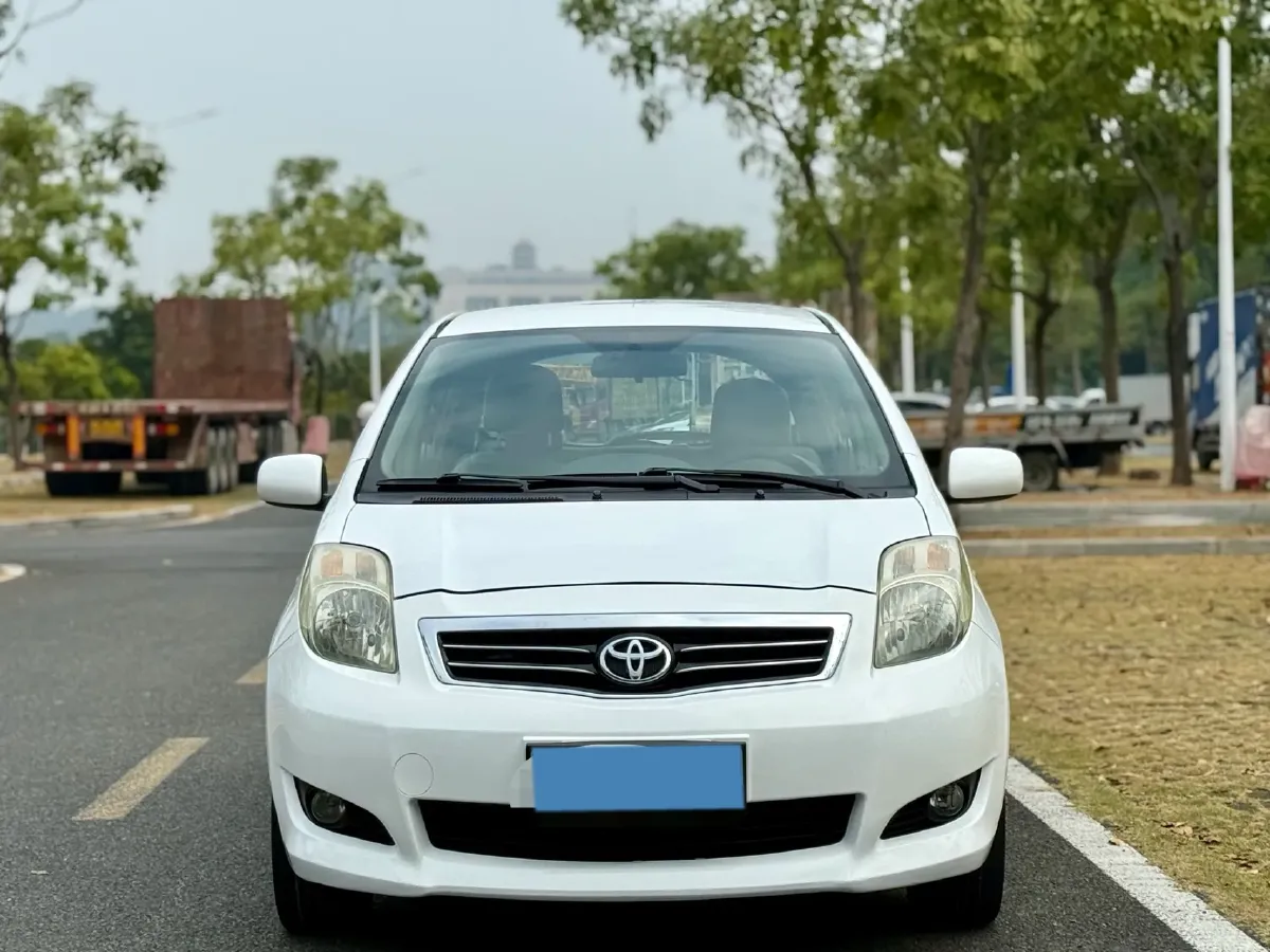 2011 Toyota Yaris 1.6L 118HP L4 4AT,autocango,china used car exporter,china ev exporter,chinese used car exporter,chinese used ev exporter