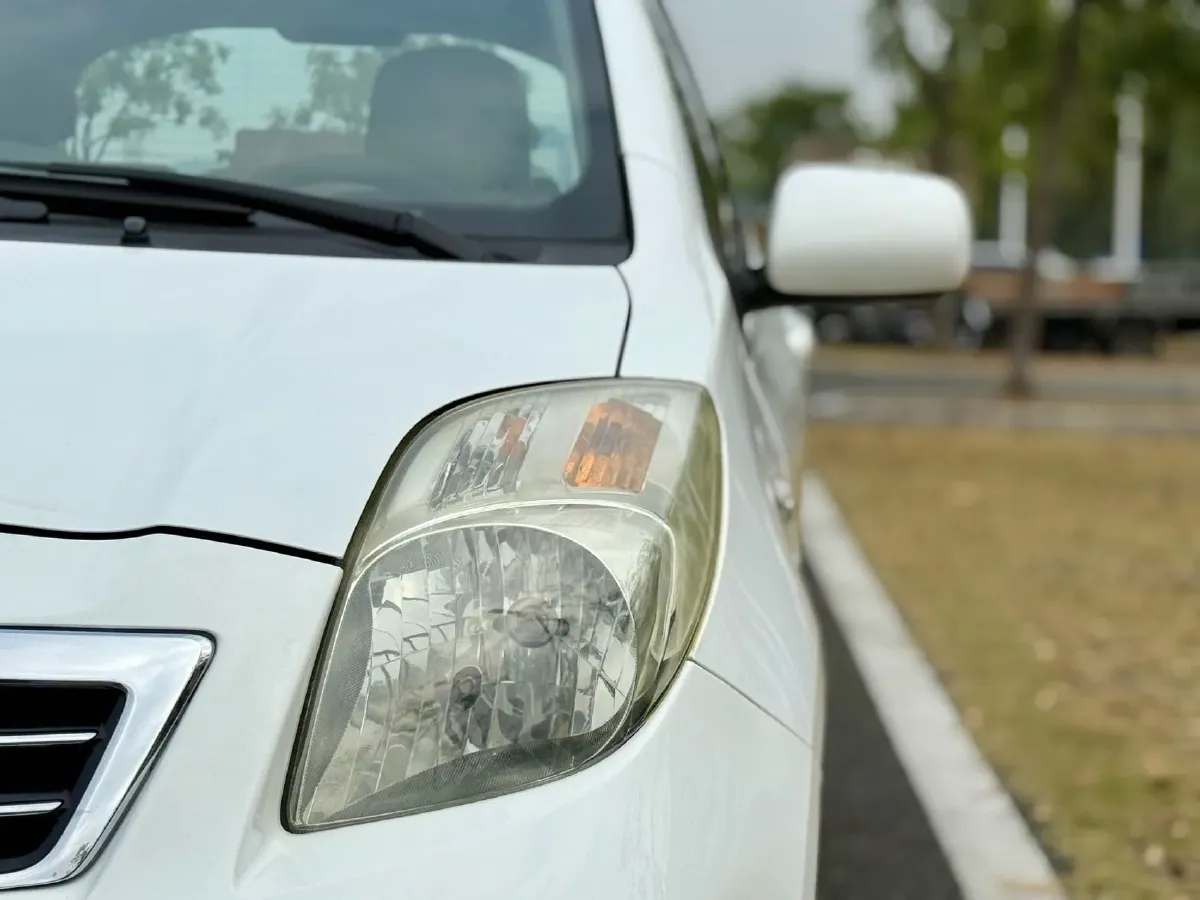 2011 Toyota Yaris 1.6L 118HP L4 4AT,autocango,china used car exporter,china ev exporter,chinese used car exporter,chinese used ev exporter