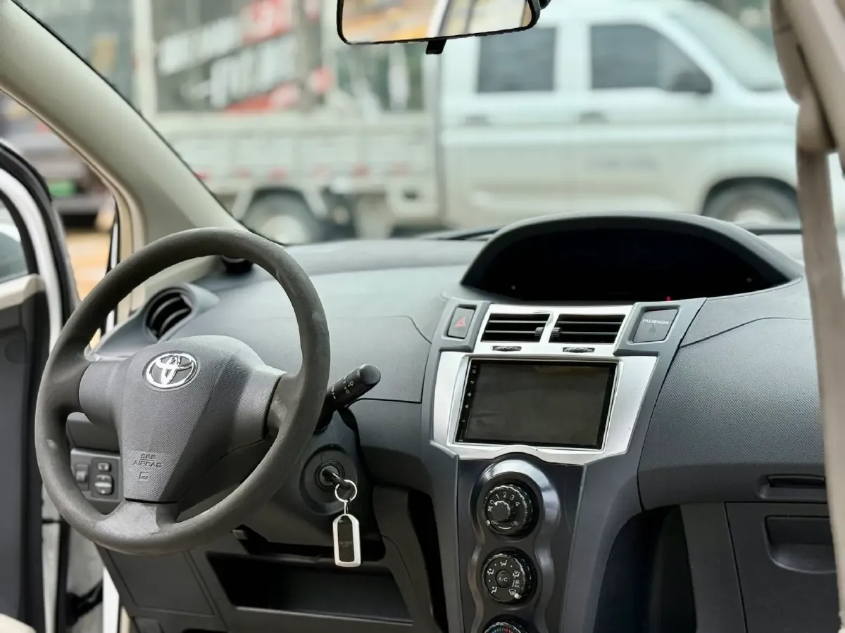 2011 Toyota Yaris 1.6L 118HP L4 4AT,autocango,china used car exporter,china ev exporter,chinese used car exporter,chinese used ev exporter