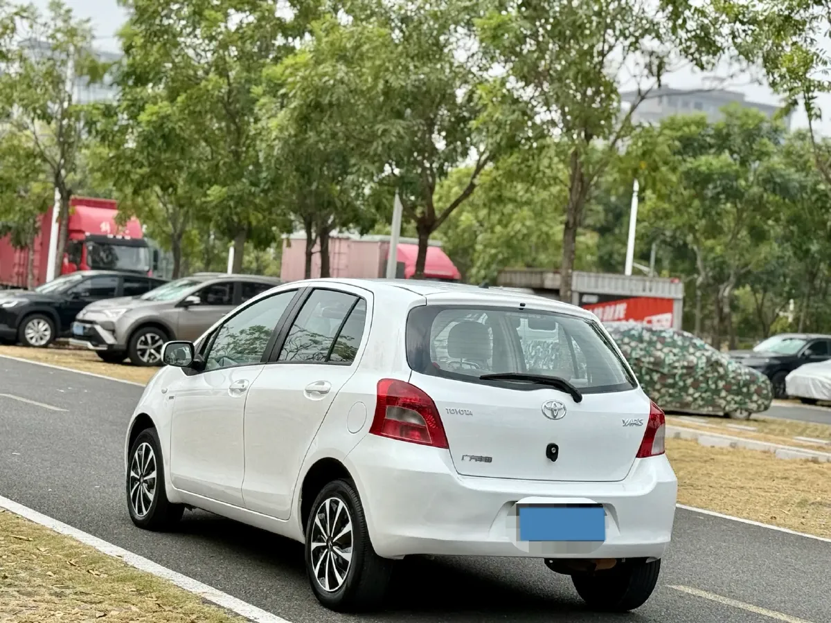 2011 Toyota Yaris 1.6L 118HP L4 4AT,autocango,china used car exporter,china ev exporter,chinese used car exporter,chinese used ev exporter