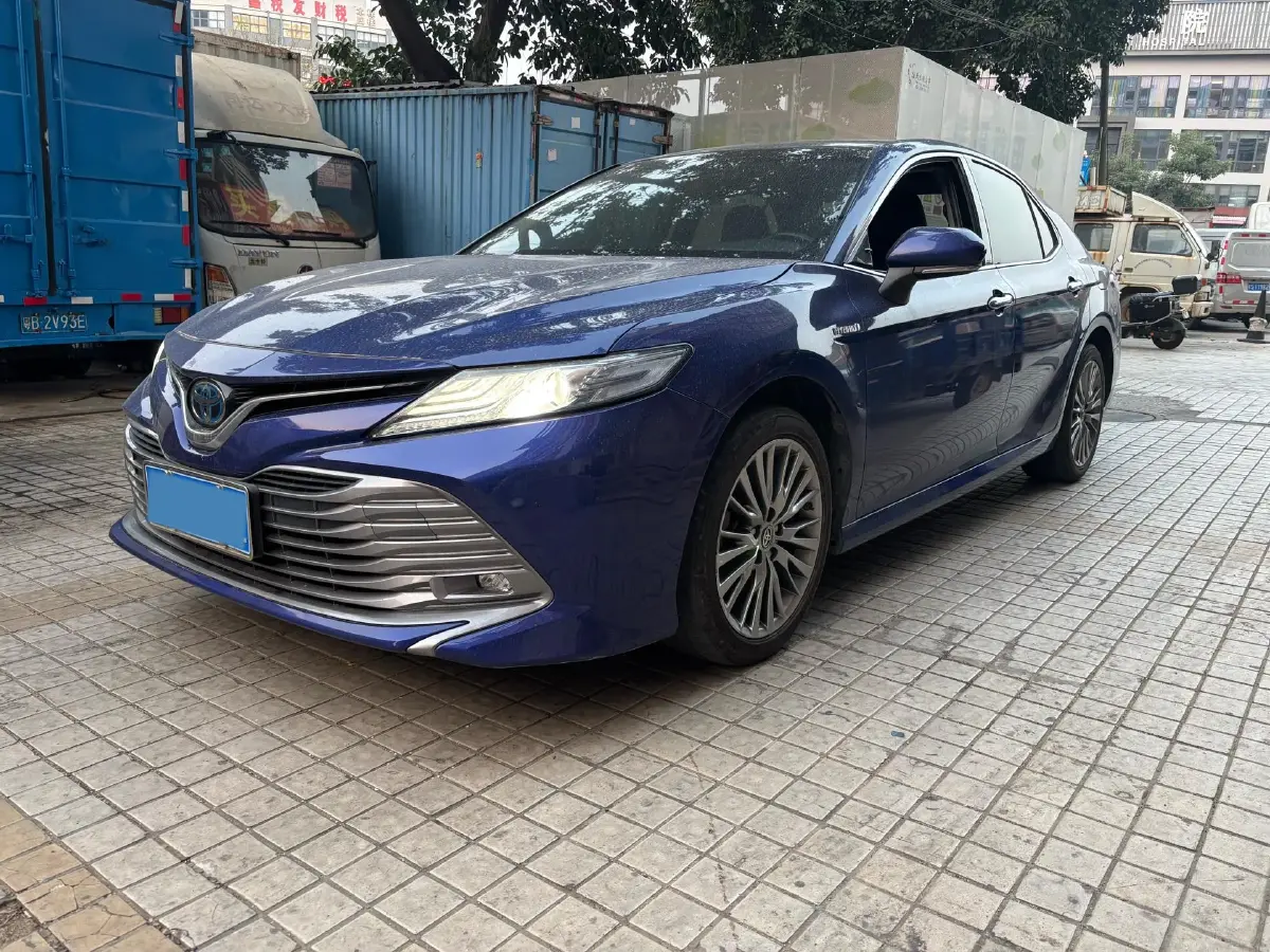 2019 Toyota Camry 2.5L 178HP L4 E-CVT Hybrid
