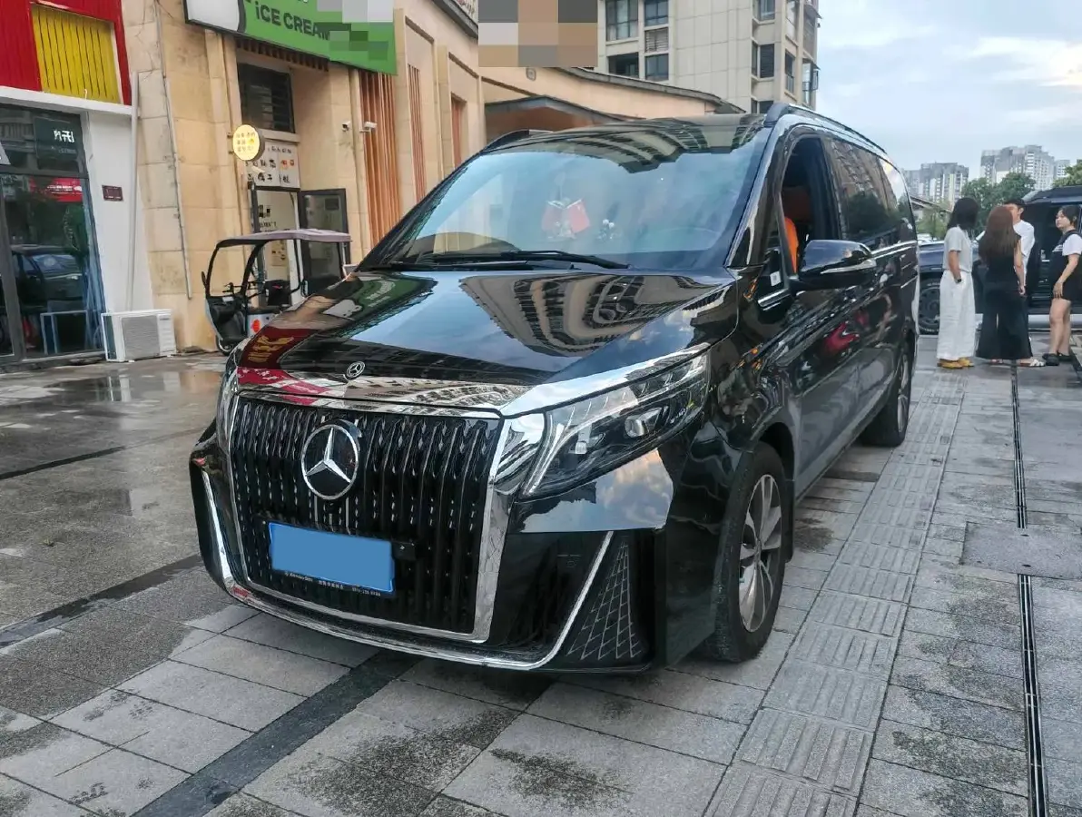 2022 Mercedes-Benz V Class 2.0T 211HP L4 9AT