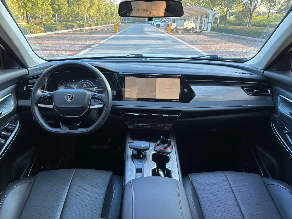 2024 ChangAn X7 PLUS 1.5T 188HP L4 7DCT,autocango,china used car exporter,china ev exporter,chinese used car exporter,chinese used ev exporter