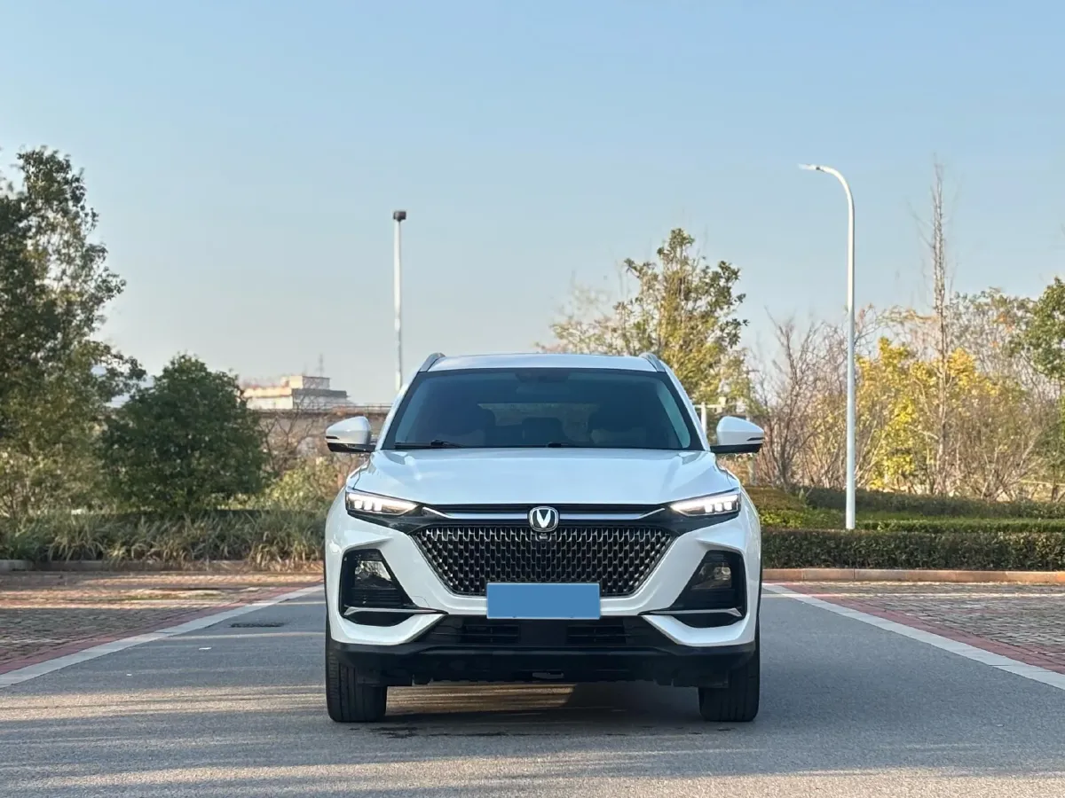 2024 ChangAn X7 PLUS 1.5T 188HP L4 7DCT,autocango,china used car exporter,china ev exporter,chinese used car exporter,chinese used ev exporter