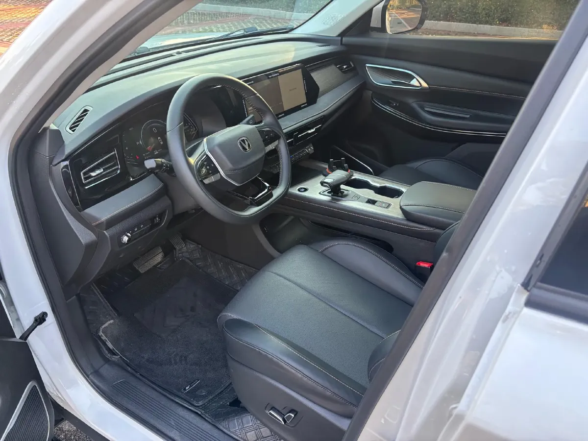 2024 ChangAn X7 PLUS 1.5T 188HP L4 7DCT,autocango,china used car exporter,china ev exporter,chinese used car exporter,chinese used ev exporter