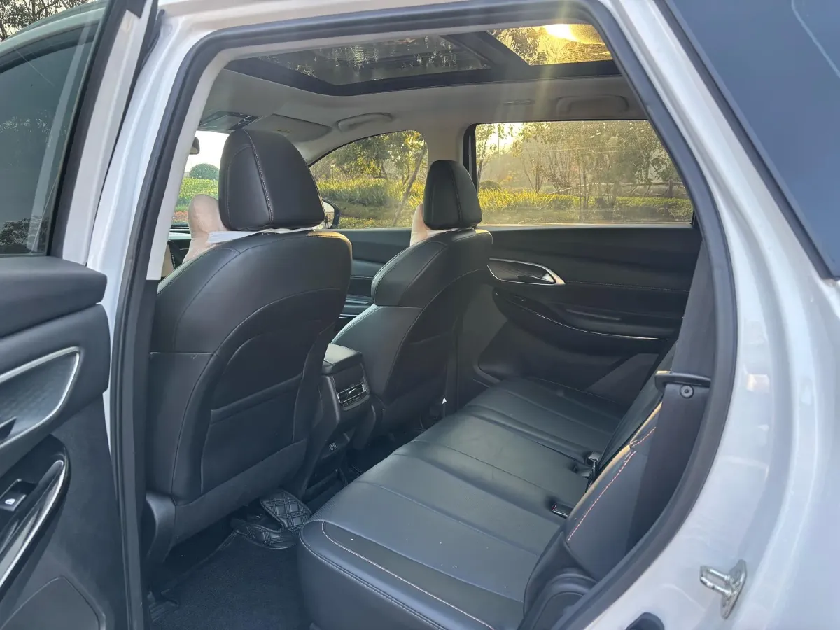 2024 ChangAn X7 PLUS 1.5T 188HP L4 7DCT,autocango,china used car exporter,china ev exporter,chinese used car exporter,chinese used ev exporter