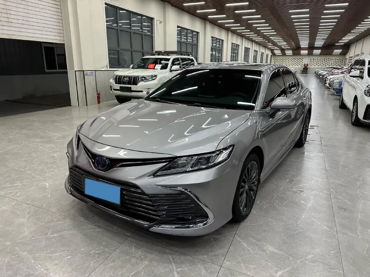 2021 Toyota Camry 2.5L 178HP L4 E-CVT Hybrid