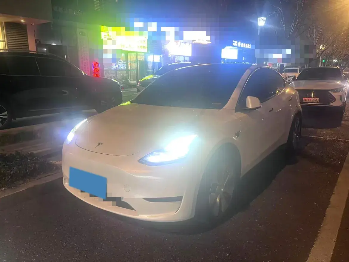 2022 Tesla Model Y BEV 60KWH