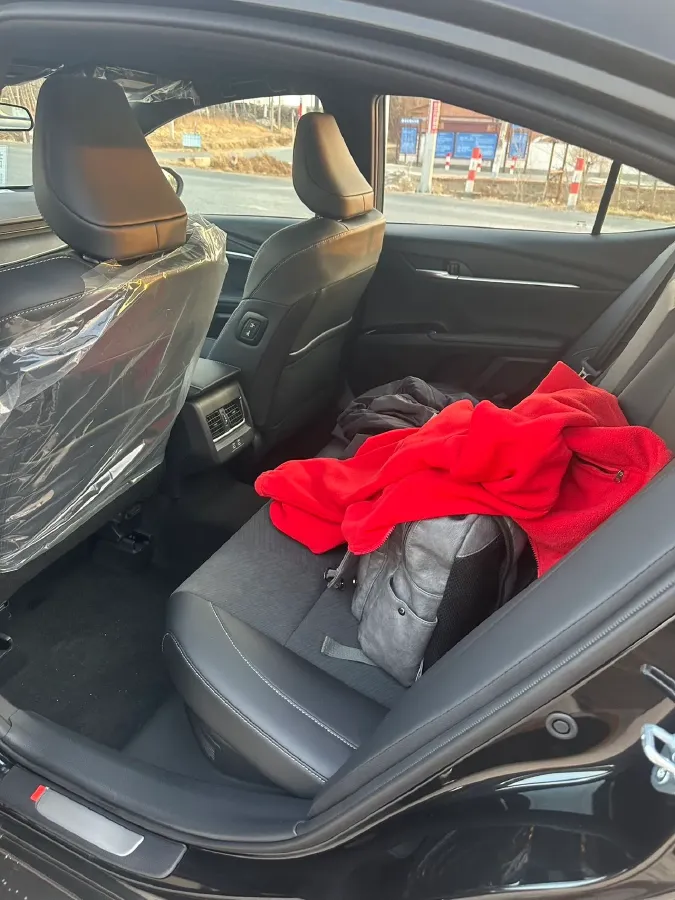 2026 Toyota Camry 2.0L 152HP L4 E-CVT Hybrid,autocango,china used car exporter,china ev exporter,chinese used car exporter,chinese used ev exporter