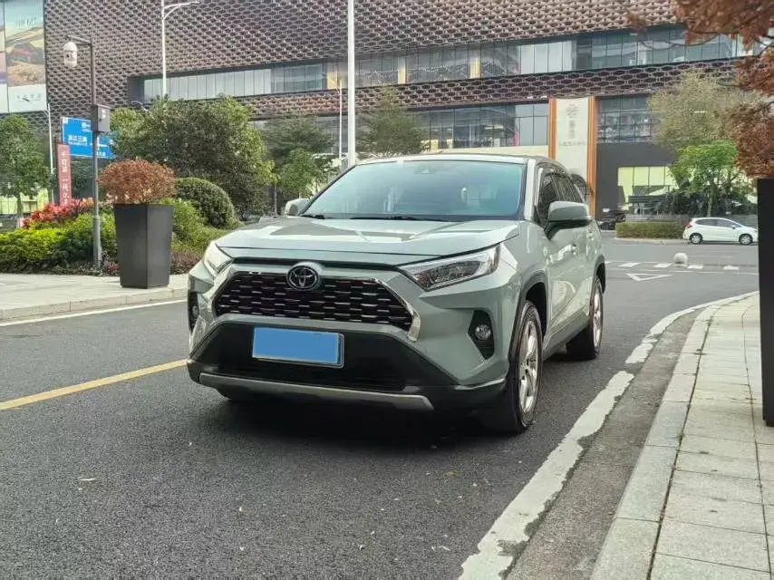 2020 Toyota RAV4 2.0L 171HP L4 CVT