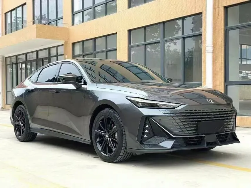 2023 ChangAn UNI-V 1.5T 188HP L4 7DCT,autocango,china used car exporter,china ev exporter,chinese used car exporter,chinese used ev exporter