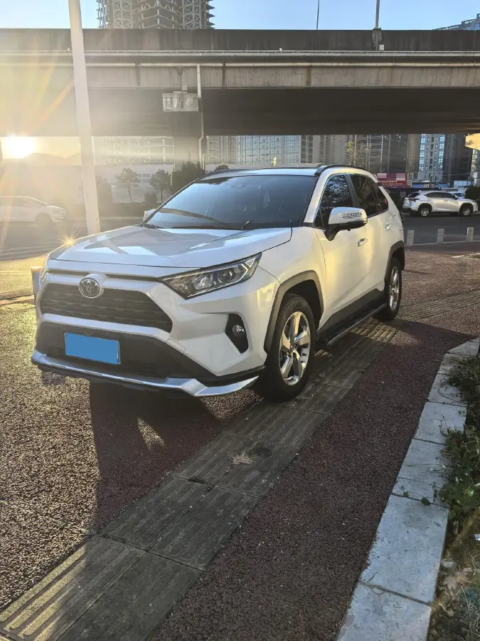 2021 Toyota RAV4 2.0L 171HP L4 CVT