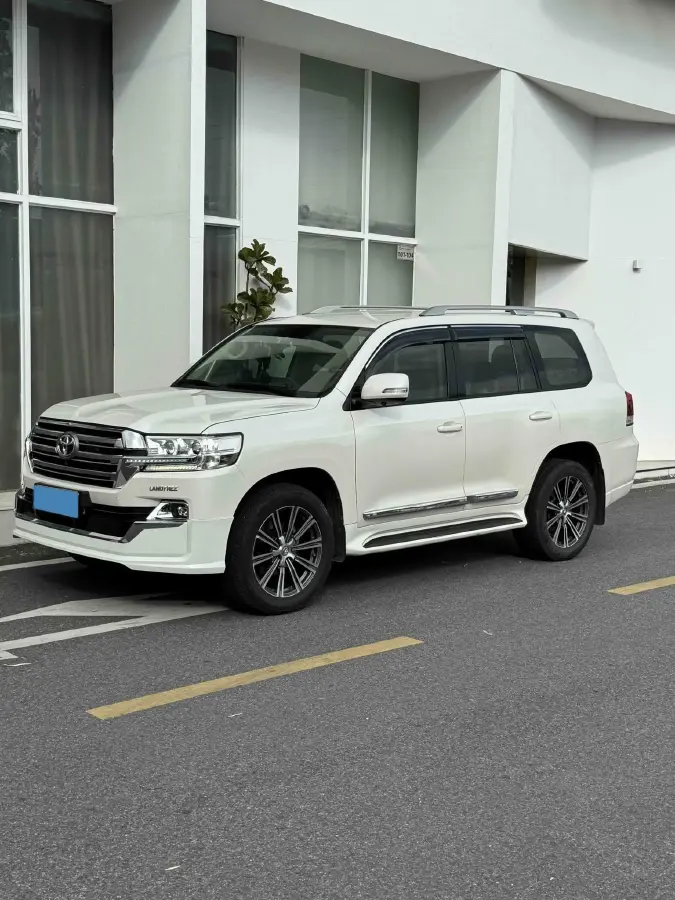 2015 Toyota Land Cruiser 4.0L 275HP V6 5AT