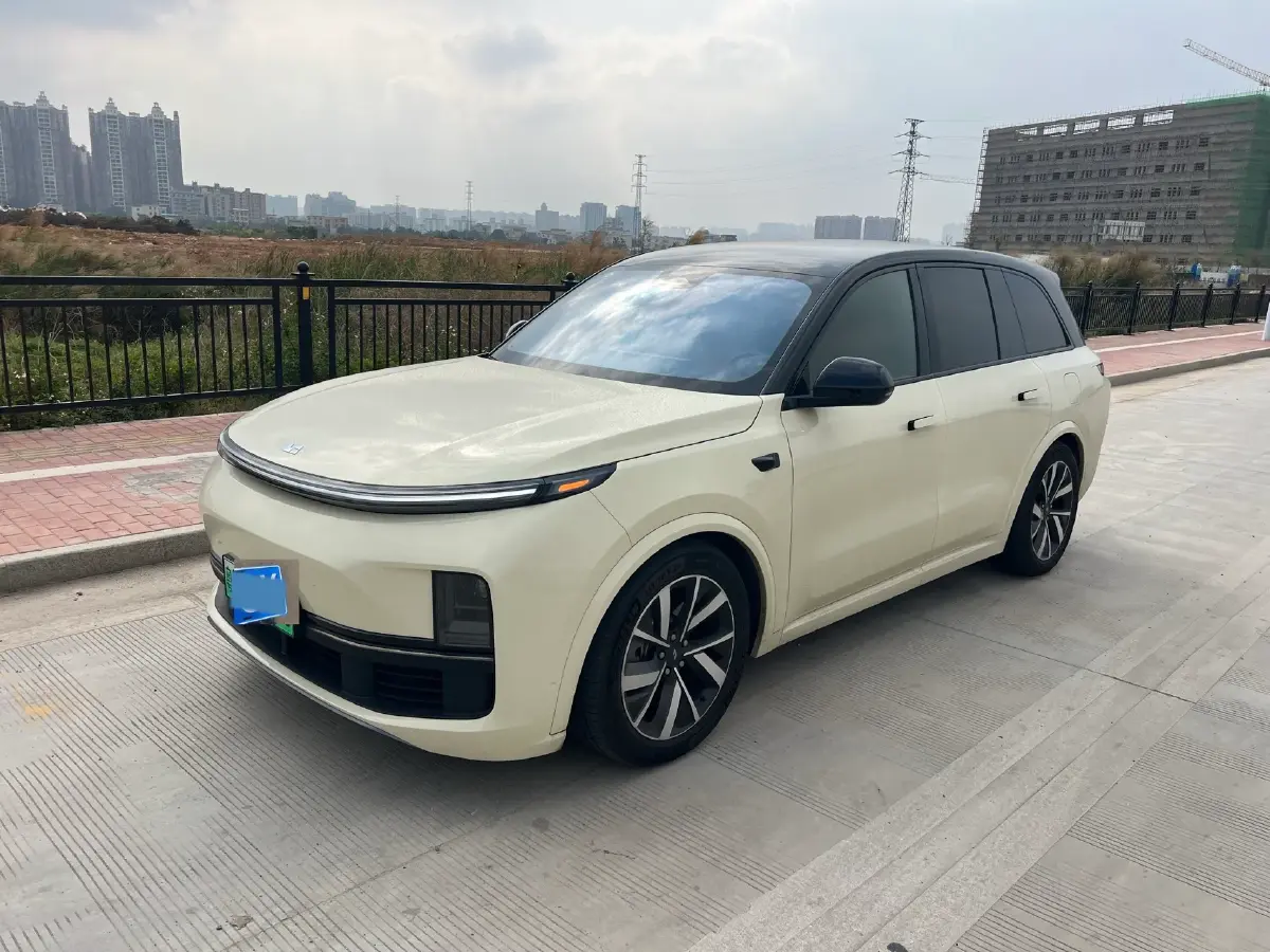 2023 Li L8 Range Extended 154HP REEV 40.9KWH