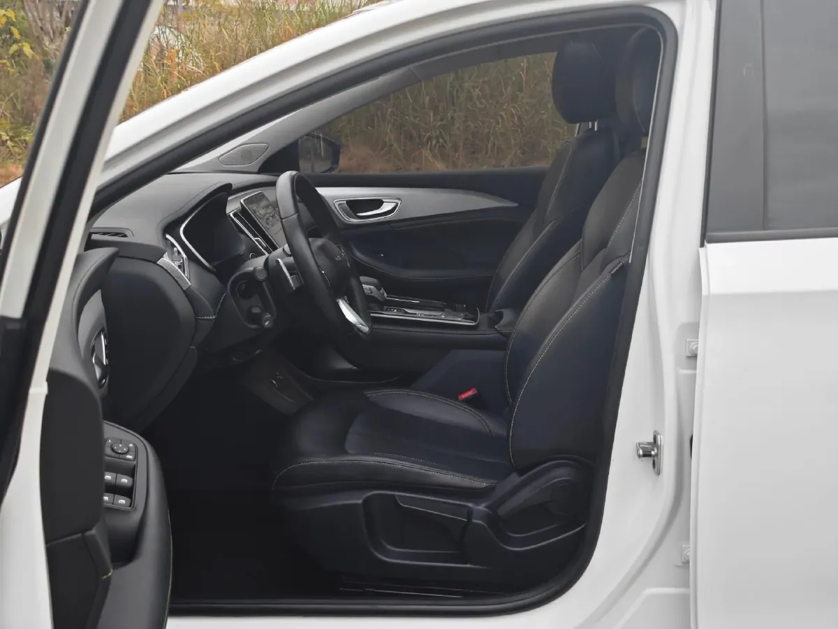 2020 Roewe i6 MAX 1.5T 173HP L4 7DCT,autocango,china used car exporter,china ev exporter,chinese used car exporter,chinese used ev exporter