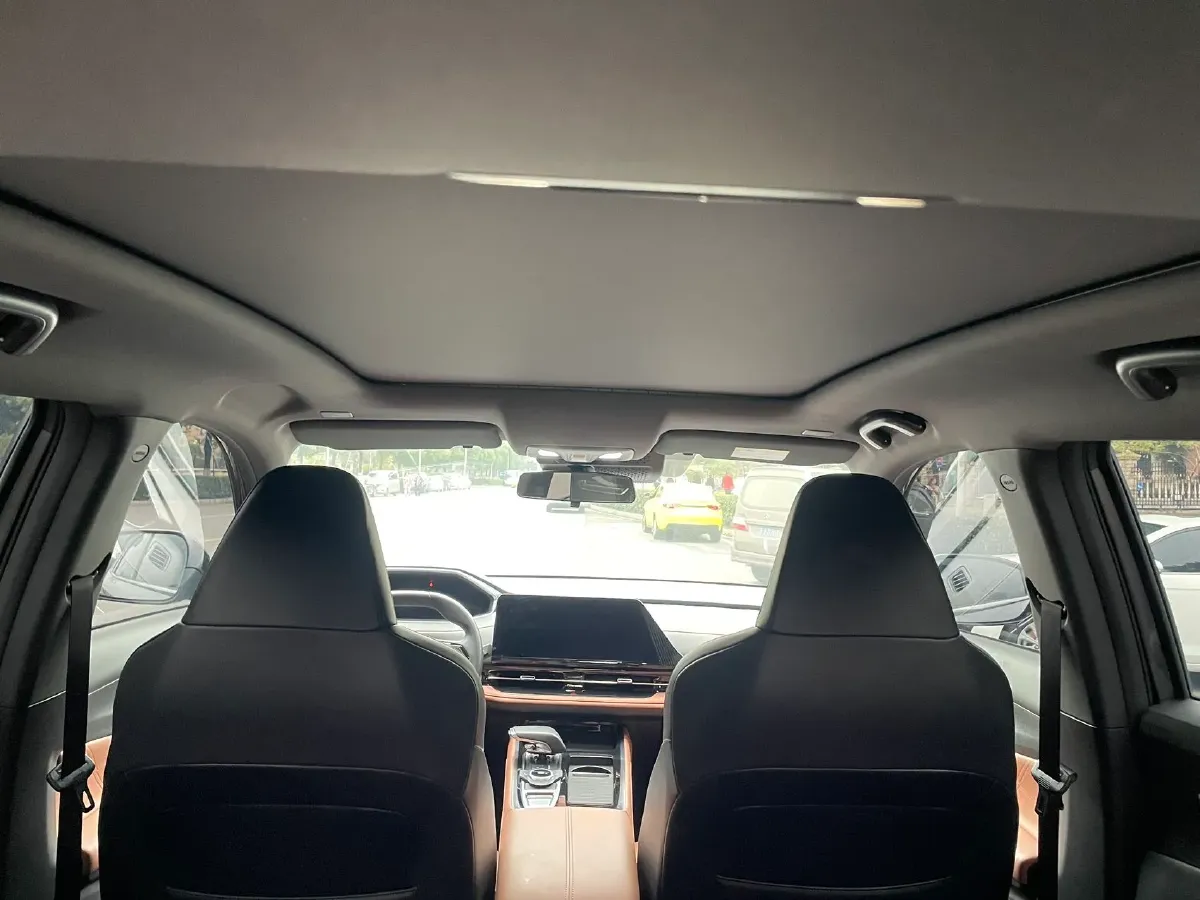 2023 Venucia VX6 BEV 62KWH,autocango,china used car exporter,china ev exporter,chinese used car exporter,chinese used ev exporter