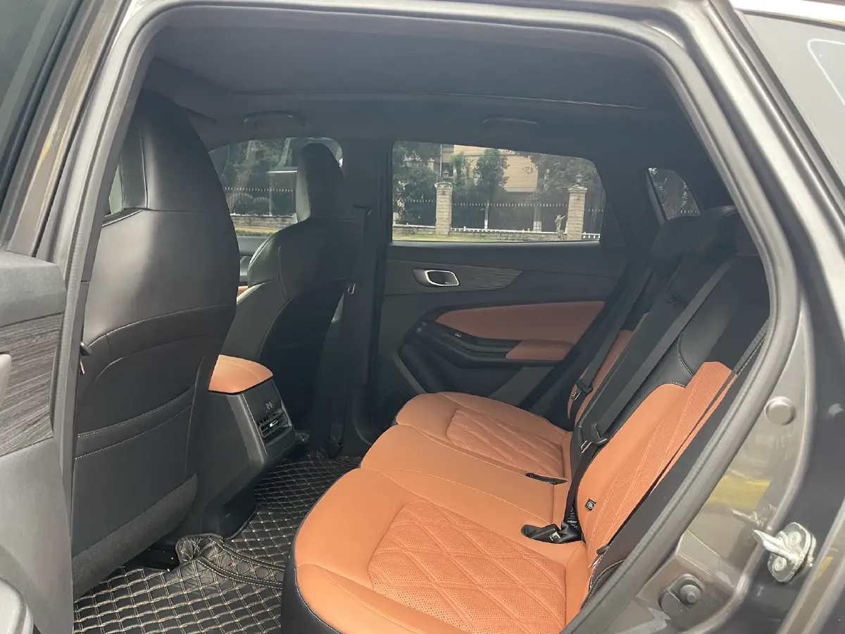 2023 Venucia VX6 BEV 62KWH,autocango,china used car exporter,china ev exporter,chinese used car exporter,chinese used ev exporter