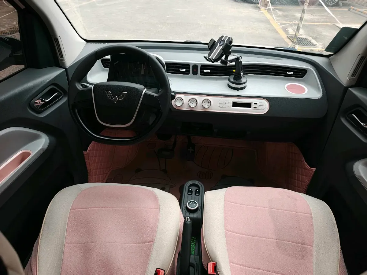 2022 WuLing HongGuang MINI EV BEV 9KWH,autocango,china used car exporter,china ev exporter,chinese used car exporter,chinese used ev exporter