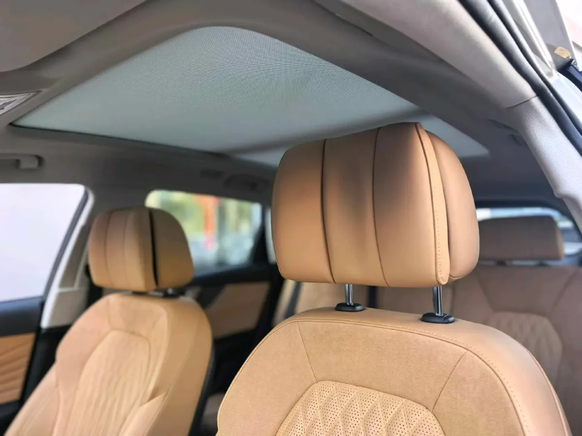 2023 HongQi HS5 2.0T 252HP L4 8AT,autocango,china used car exporter,china ev exporter,chinese used car exporter,chinese used ev exporter