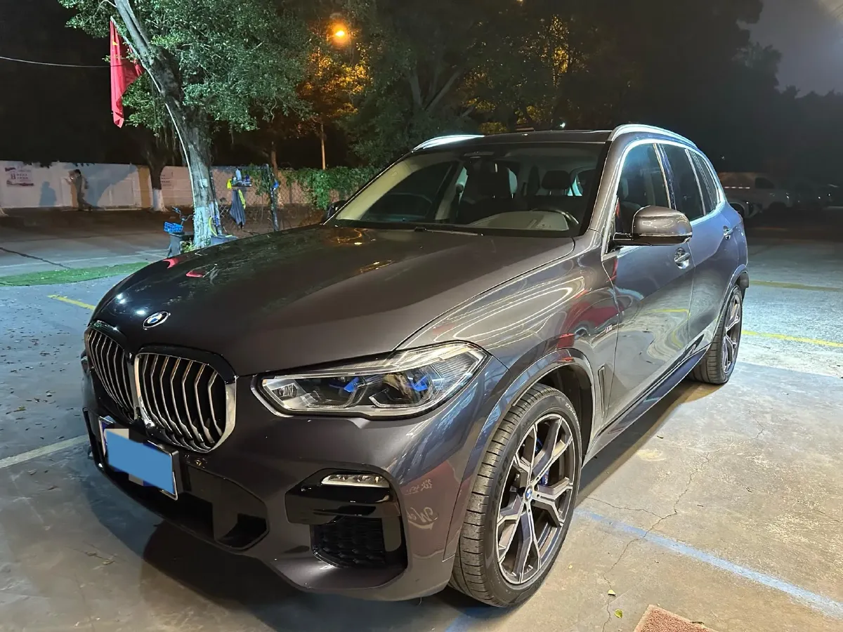 2020 BMW X5 3.0T 340HP L6 8AT,autocango,china used car exporter,china ev exporter,chinese used car exporter,chinese used ev exporter