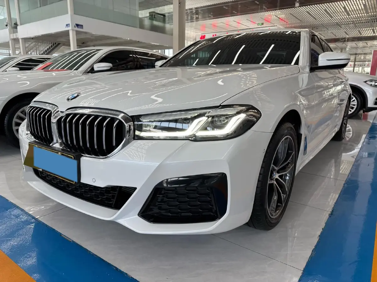 2022 BMW 5 Series 2.0T 184HP L4 8AT