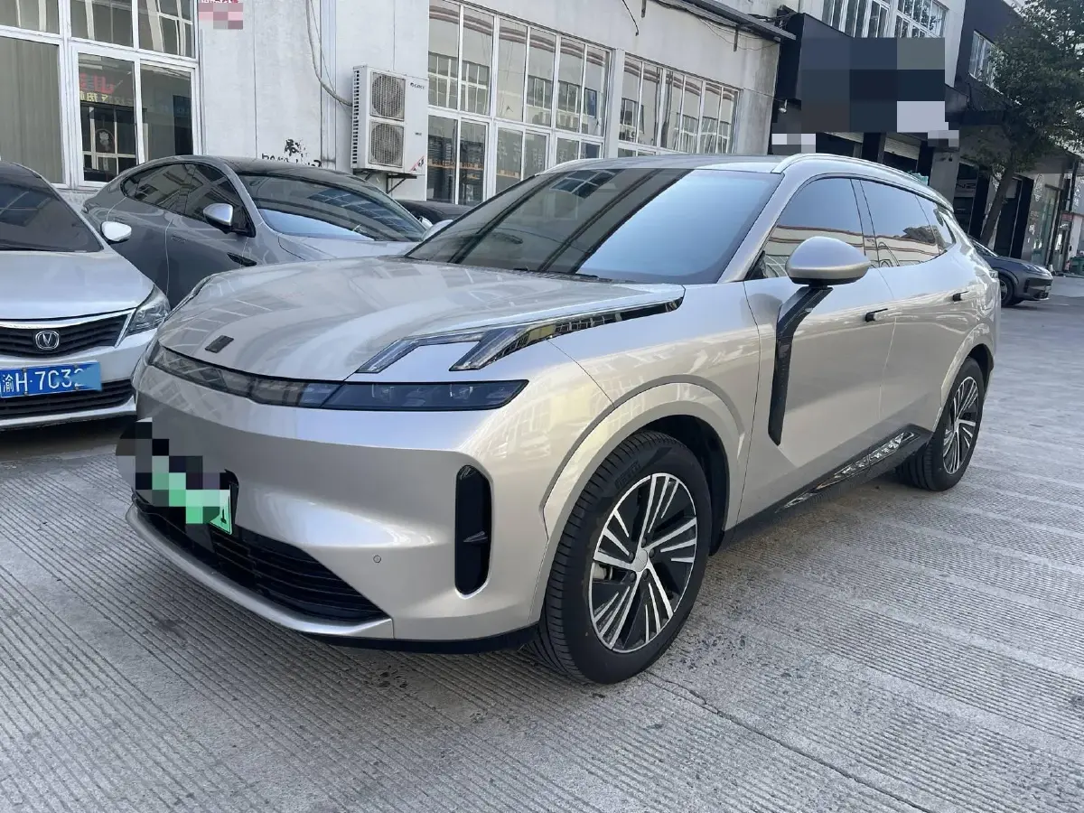 2025 LYNK&CO 08 EM-P 1.5T 163HP L4 3DHT PHEV 39.6/39.8KWH