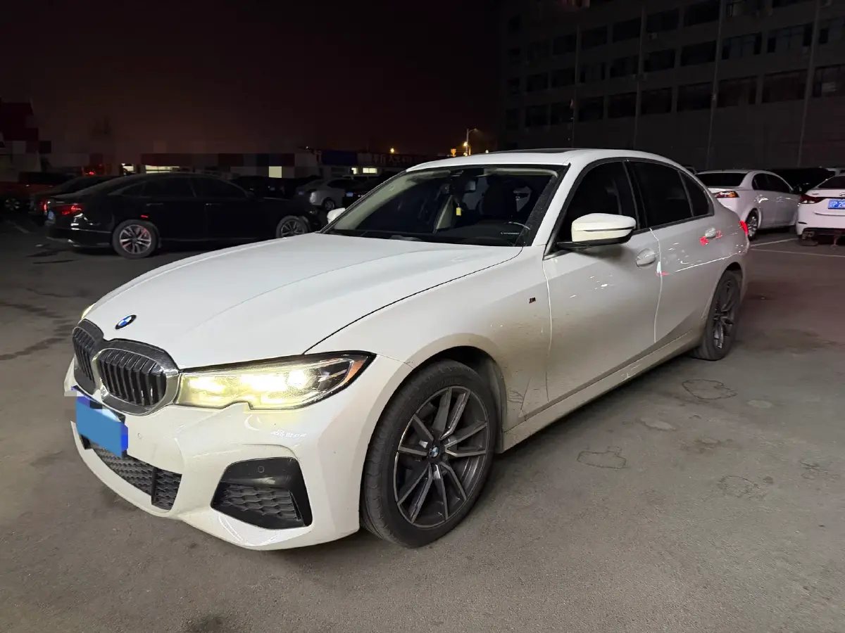 2022 BMW 3 Series 2.0T 184HP L4 8AT