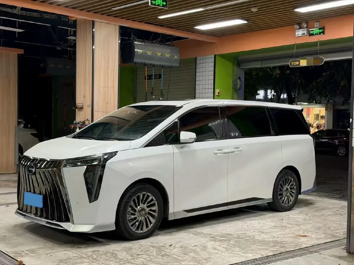 2023 GAC Trumpchi M8 2.0T 190HP L4 E-CVT Hybrid